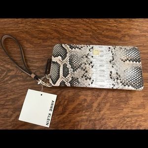 Anne Klein slim wallet/wristlet